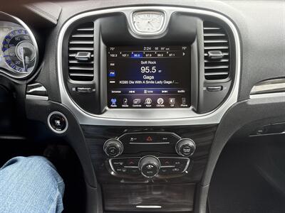 2015 Chrysler 300 Limited   - Photo 27 - South Sioux City, NE 68776