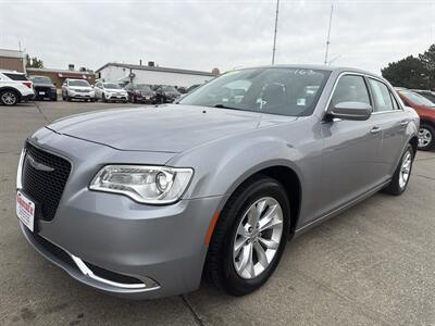 2015 Chrysler 300 Limited   - Photo 1 - South Sioux City, NE 68776