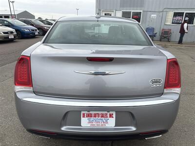 2015 Chrysler 300 Limited   - Photo 6 - South Sioux City, NE 68776