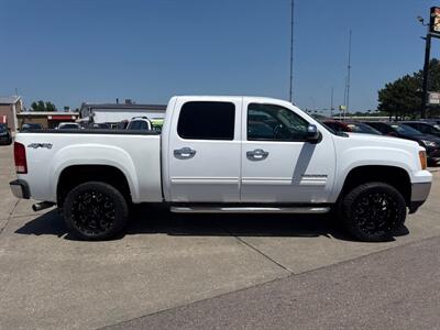 2011 GMC Sierra 1500 SLT   - Photo 9 - South Sioux City, NE 68776