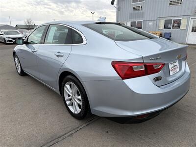 2017 Chevrolet Malibu LT   - Photo 4 - South Sioux City, NE 68776