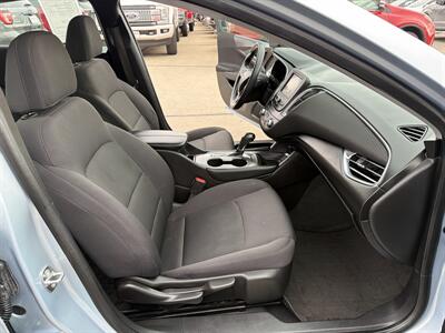 2017 Chevrolet Malibu LT   - Photo 21 - South Sioux City, NE 68776