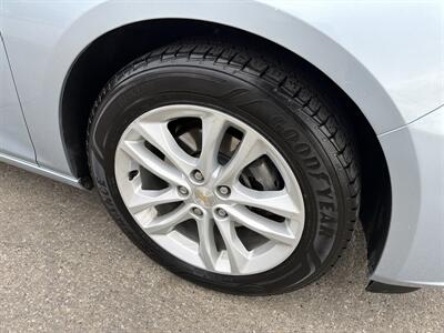 2017 Chevrolet Malibu LT   - Photo 10 - South Sioux City, NE 68776