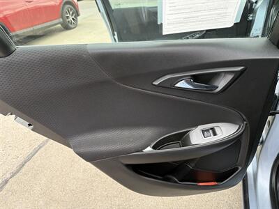 2017 Chevrolet Malibu LT   - Photo 17 - South Sioux City, NE 68776