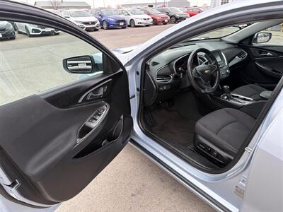 2017 Chevrolet Malibu LT   - Photo 14 - South Sioux City, NE 68776