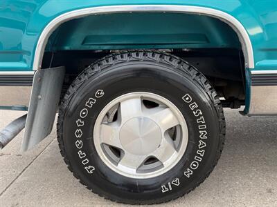 1996 Chevrolet K1500 Cheyenne 2dr K1500 Cheyenne - Photo 18 - South Sioux City, NE 68776