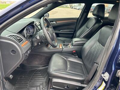 2016 Chrysler 300C Platinum   - Photo 10 - South Sioux City, NE 68776