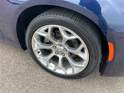 2016 Chrysler 300C Platinum   - Photo 9 - South Sioux City, NE 68776