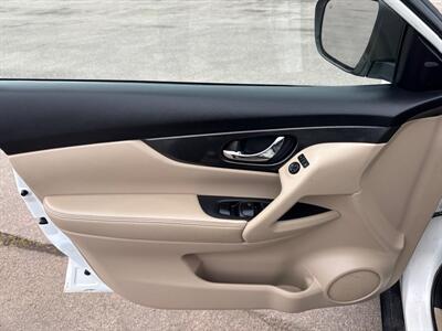 2014 Nissan Rogue SL   - Photo 14 - South Sioux City, NE 68776