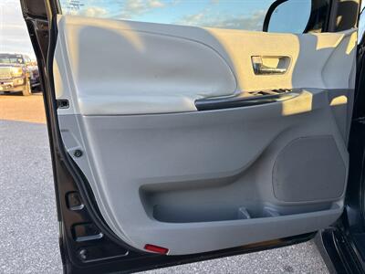 2011 Toyota Sienna SE 8-Passenger   - Photo 15 - South Sioux City, NE 68776