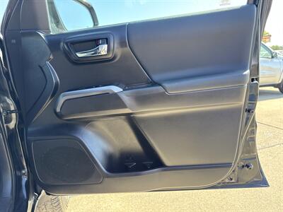 2019 Toyota Tacoma TRD Sport   - Photo 20 - South Sioux City, NE 68776