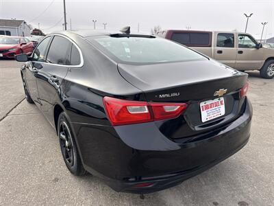 2017 Chevrolet Malibu LS   - Photo 5 - South Sioux City, NE 68776