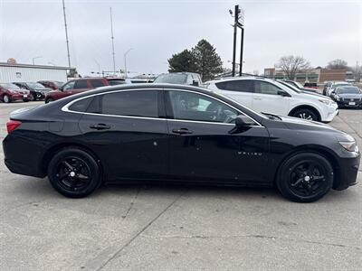 2017 Chevrolet Malibu LS   - Photo 9 - South Sioux City, NE 68776