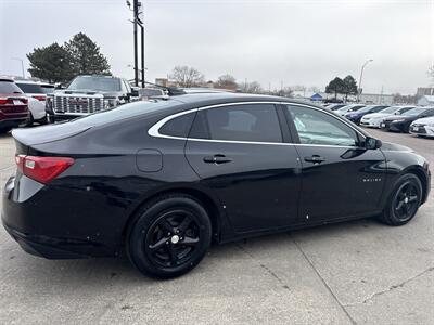 2017 Chevrolet Malibu LS   - Photo 8 - South Sioux City, NE 68776