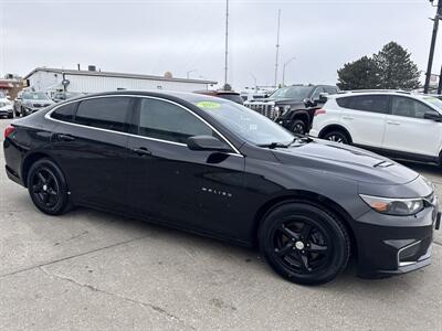 2017 Chevrolet Malibu LS   - Photo 10 - South Sioux City, NE 68776