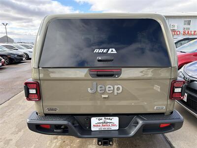 2020 Jeep Gladiator Overland   - Photo 5 - South Sioux City, NE 68776