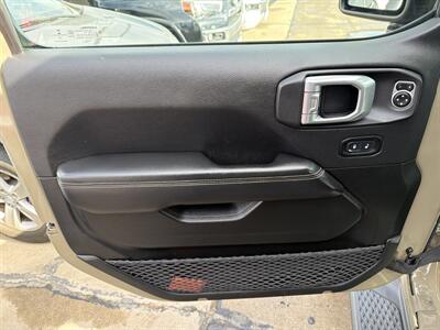 2020 Jeep Gladiator Overland   - Photo 13 - South Sioux City, NE 68776