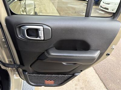 2020 Jeep Gladiator Overland   - Photo 18 - South Sioux City, NE 68776