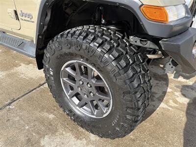 2020 Jeep Gladiator Overland   - Photo 10 - South Sioux City, NE 68776