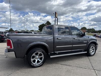 2017 RAM 1500 Laramie   - Photo 8 - South Sioux City, NE 68776