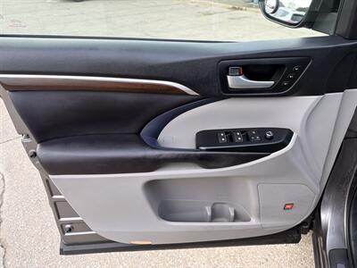 2016 Toyota Highlander Limited   - Photo 12 - South Sioux City, NE 68776