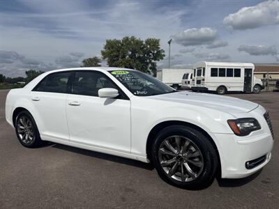 2014 Chrysler 300 Series S   - Photo 10 - South Sioux City, NE 68776