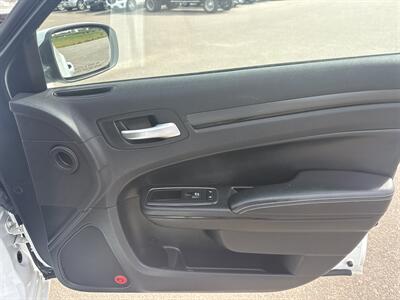 2014 Chrysler 300 Series S   - Photo 21 - South Sioux City, NE 68776