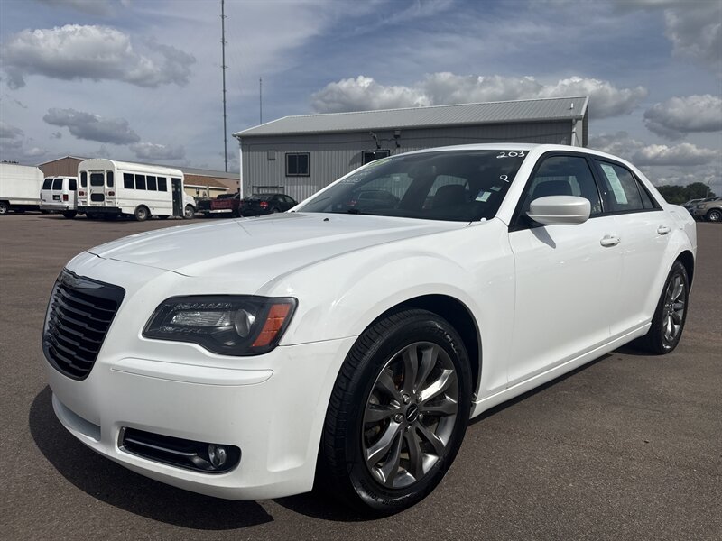 2014 Chrysler 300 Series S   - Photo 1 - South Sioux City, NE 68776