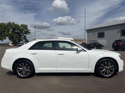 2014 Chrysler 300 Series S   - Photo 9 - South Sioux City, NE 68776