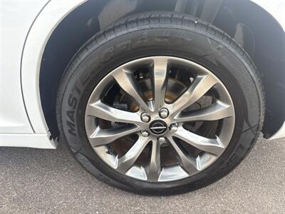 2014 Chrysler 300 Series S   - Photo 14 - South Sioux City, NE 68776