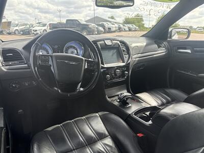 2014 Chrysler 300 Series S   - Photo 23 - South Sioux City, NE 68776