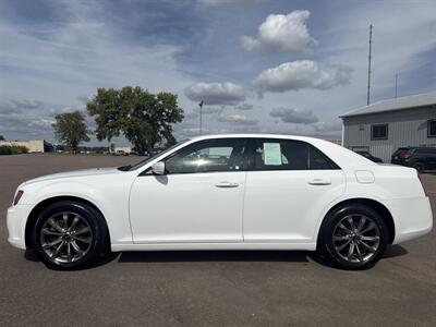 2014 Chrysler 300 Series S   - Photo 3 - South Sioux City, NE 68776