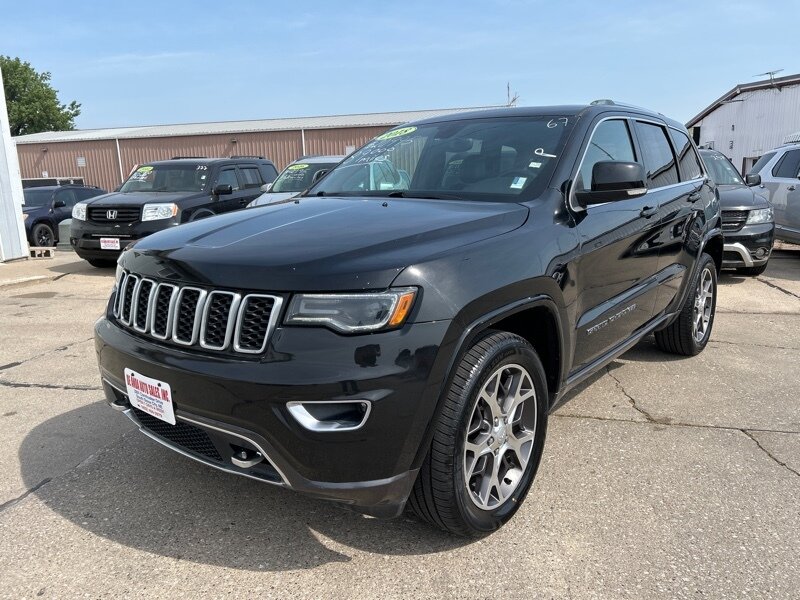 2018 Jeep Grand Cherokee Sterling Edition - Photo 1 - South Sioux City, NE 68776