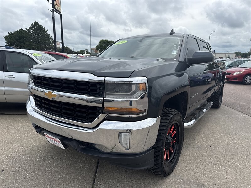 2017 Chevrolet Silverado 1500 LT - Photo 1 - South Sioux City, NE 68776