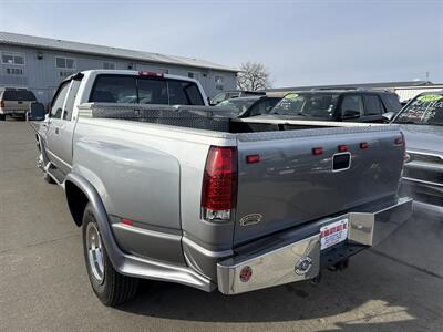 1995 Chevrolet C3500 Cheyenne   - Photo 5 - South Sioux City, NE 68776