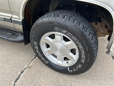 1999 Chevrolet Suburban K1500 LS   - Photo 10 - South Sioux City, NE 68776