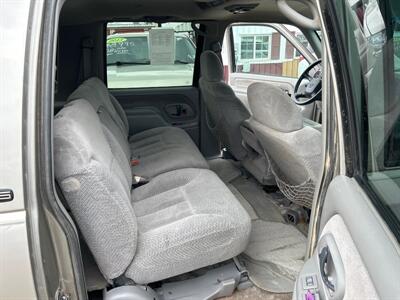1999 Chevrolet Suburban K1500 LS   - Photo 16 - South Sioux City, NE 68776