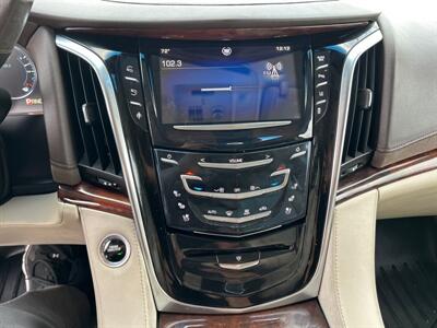 2015 Cadillac Escalade Luxury   - Photo 24 - South Sioux City, NE 68776