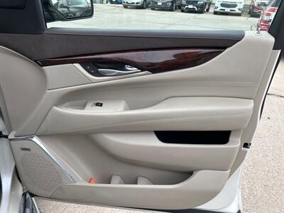 2015 Cadillac Escalade Luxury   - Photo 38 - South Sioux City, NE 68776