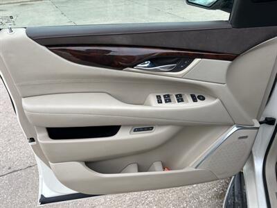 2015 Cadillac Escalade Luxury   - Photo 12 - South Sioux City, NE 68776
