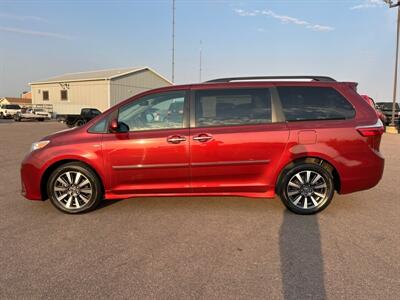 2020 Toyota Sienna XLE 7-Passenger   - Photo 2 - South Sioux City, NE 68776