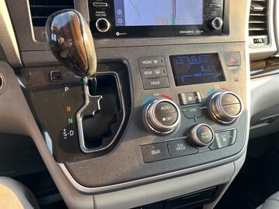 2020 Toyota Sienna XLE 7-Passenger   - Photo 19 - South Sioux City, NE 68776