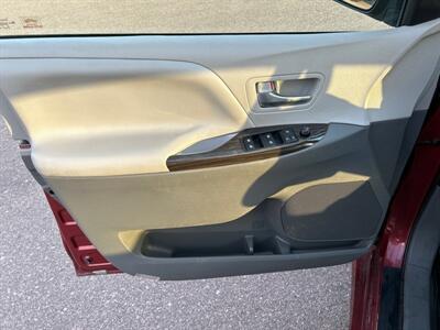 2020 Toyota Sienna XLE 7-Passenger   - Photo 11 - South Sioux City, NE 68776