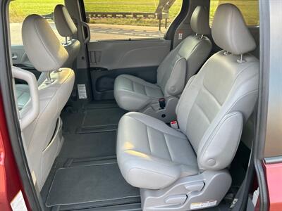 2020 Toyota Sienna XLE 7-Passenger   - Photo 13 - South Sioux City, NE 68776