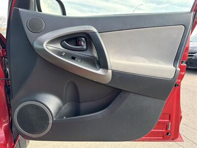 2012 Toyota RAV4   - Photo 19 - South Sioux City, NE 68776