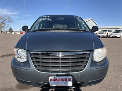 2005 Chrysler Town & Country Touring   - Photo 12 - South Sioux City, NE 68776