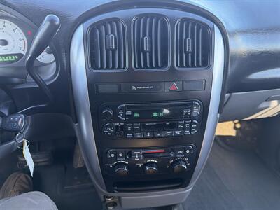 2005 Chrysler Town & Country Touring   - Photo 30 - South Sioux City, NE 68776