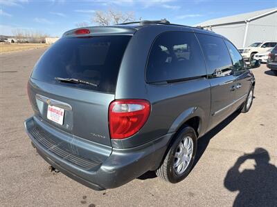 2005 Chrysler Town & Country Touring   - Photo 7 - South Sioux City, NE 68776