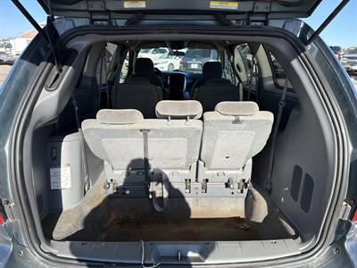 2005 Chrysler Town & Country Touring   - Photo 23 - South Sioux City, NE 68776