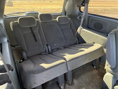 2005 Chrysler Town & Country Touring   - Photo 25 - South Sioux City, NE 68776